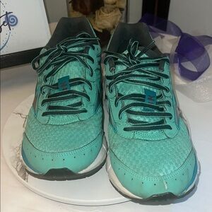 Teal Mizuno Wave Inspire 11 Running Sneakers